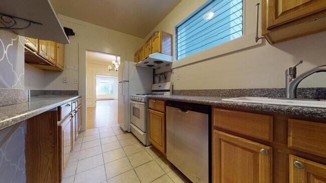 Building Photo - 601 Stockton St