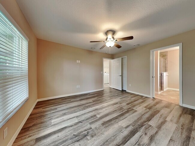 Building Photo - 8547 N Tiny Lily Dr