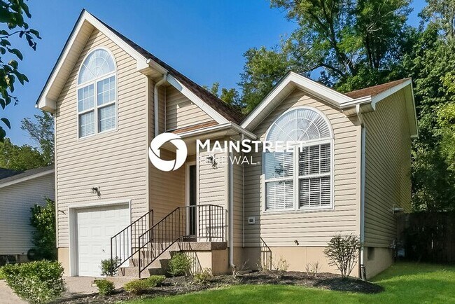 Building Photo - 4 Bedroom Pet-Friendly Home in LOUISVILLE, KY with Main Street Renewal