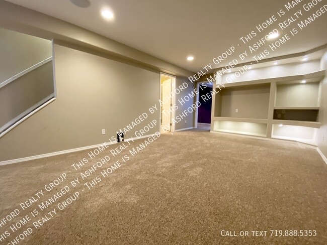 Building Photo - 6667 Snowy Range Dr