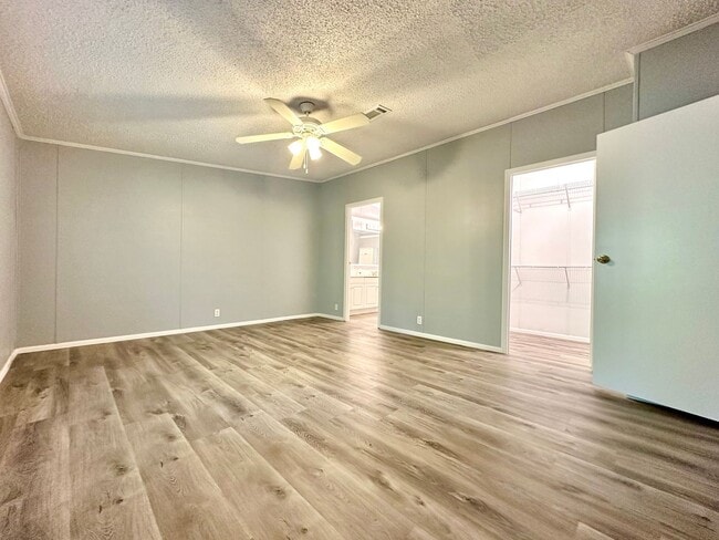 Building Photo - Privacy and Space in this 3/2 Home at the ...