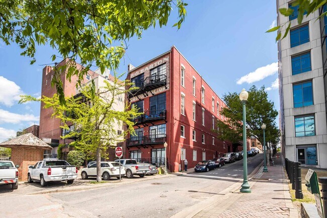 Building Photo - 50 Gayoso Ave