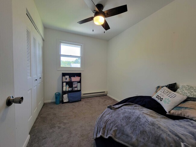 Building Photo - 350 Blue Bell Dr