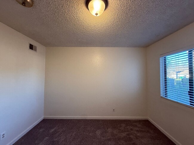 Building Photo - Orcutt Single Story Home on Cul-de-Sac with a Large Yard