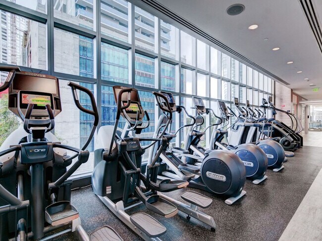 Building Photo - 1441 Brickell Ave