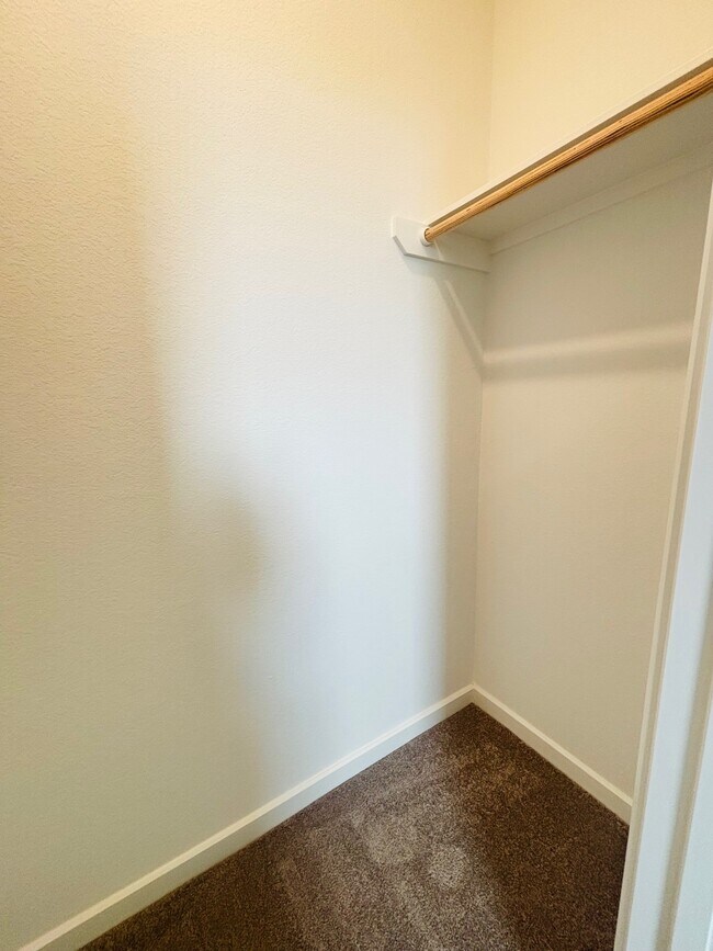 Building Photo - 9714 Periwinkle Chase Dr