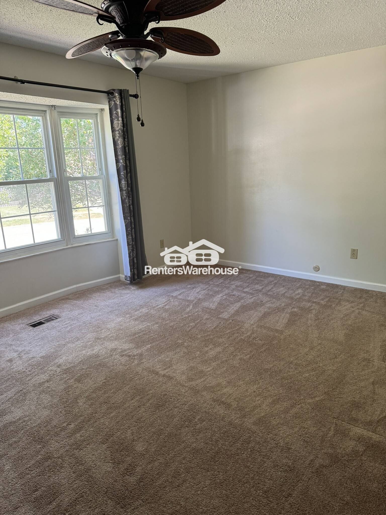 Building Photo - 2009 Grinnell Terrace