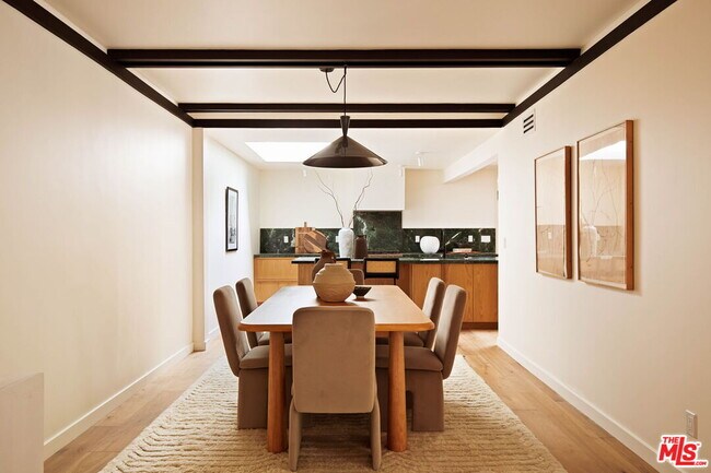 Building Photo - 5649 Valley Oak Dr