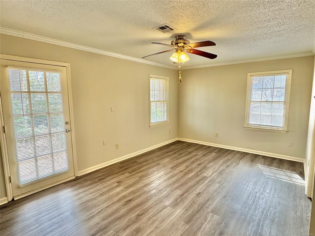 Building Photo - 535 Larkin Ln