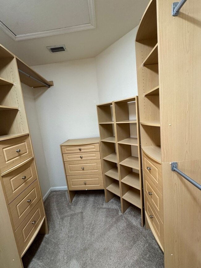 Building Photo - BEAUTIFUL 3 BEDFROOM, ,2.5 BATHROOMS TOWNHOME IN AVALON LAKES