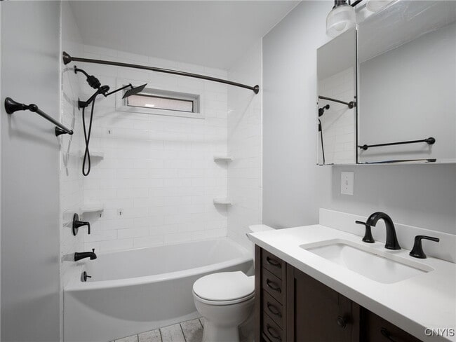 Building Photo - 20201 Overlook Dr