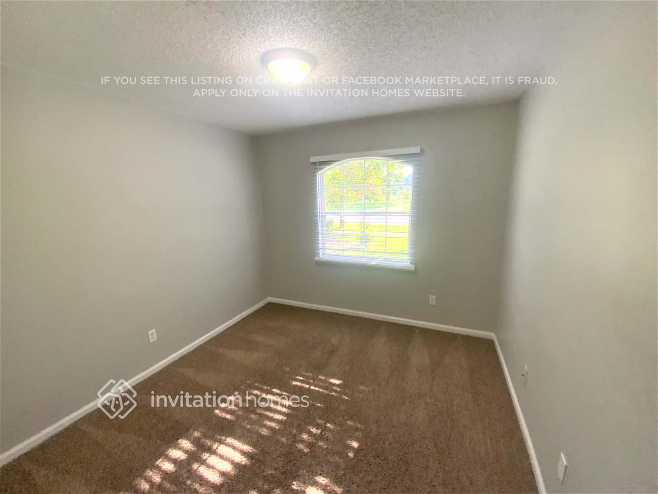 Building Photo - 5666 Plum Hollow Dr W