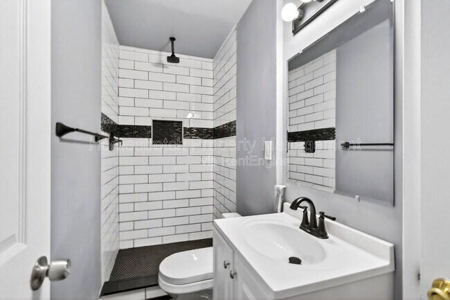 Building Photo - 1810 Mora Ln