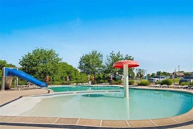 Building Photo - Exquisite 4-Bedroom Home with Spacious Fam...