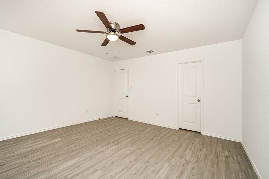 Building Photo - 14707 Greenfield Ml