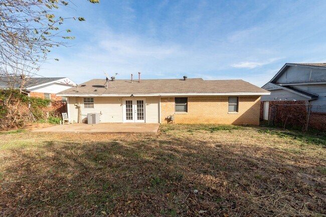Building Photo - Spacious 3BD/1.BTH Home in Spencer
