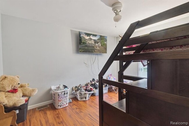 Building Photo - 5315 Edgewood St