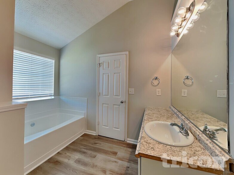 Building Photo - 2615 Patriots Rd
