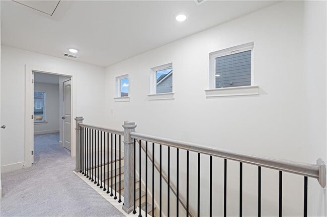 Building Photo - 5820 Calle Vis Dr