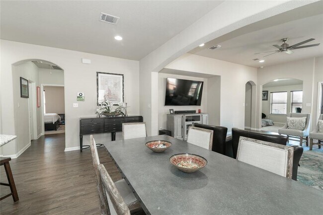 Building Photo - 8086 Arezzo Dr