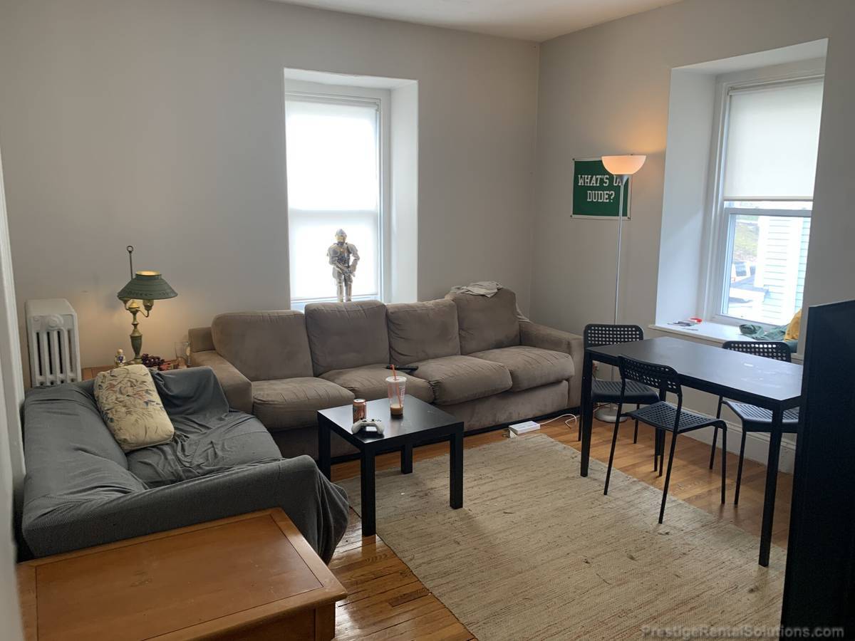 Building Photo - 172 Bigelow St