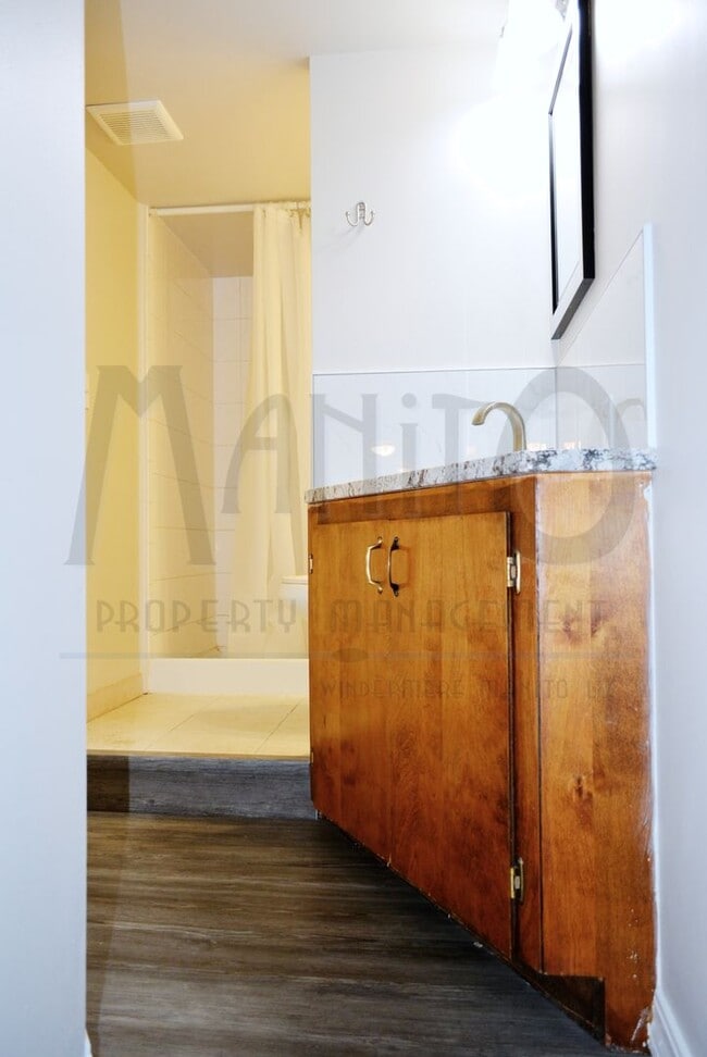 Building Photo - 1624 S Grand Blvd