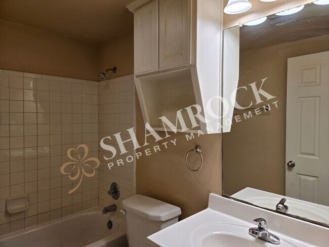 Building Photo - 2/1 Fourplex in Midway ISD!