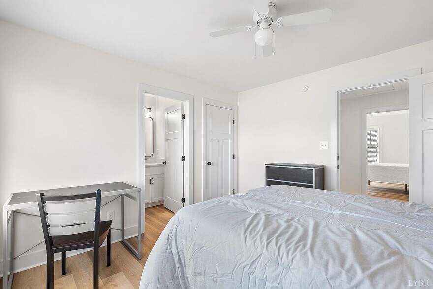 Building Photo - 1600 Wards Ferry Rd