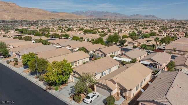 Building Photo - 9590 Bandera Creek Ave