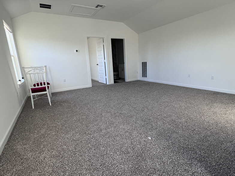 Building Photo - 305 Concho River Dr