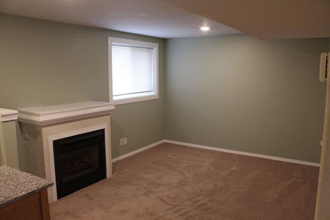 Building Photo - 2720 Heron St