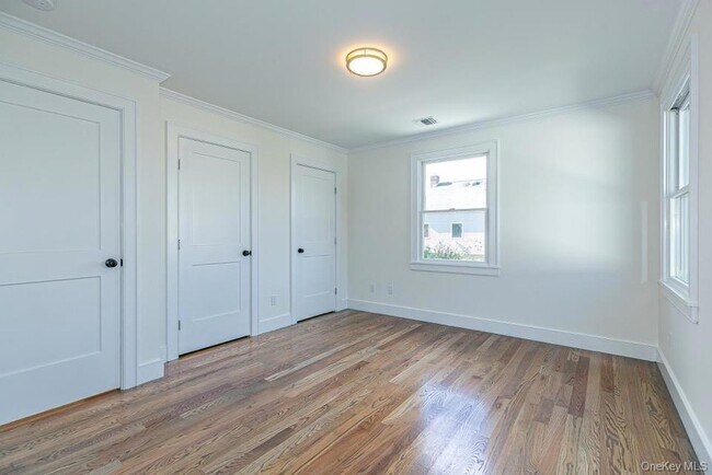 Building Photo - 207 Nassau Blvd