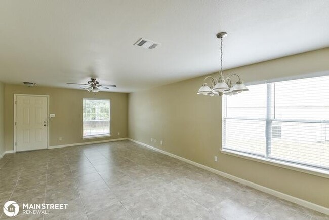 Building Photo - 9002 Roaring Spring, Universal City, TX 78148
