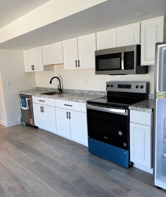Building Photo - 2693 E Gambel Oaks Dr