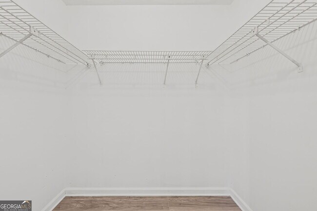 Building Photo - 2127 Golfview Dr SE