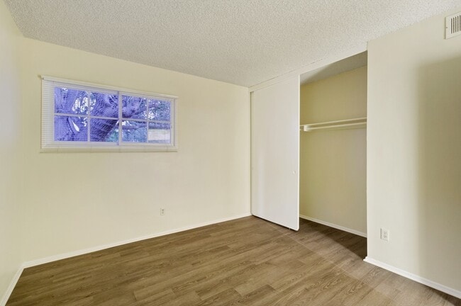 Building Photo - Charming Single-Story Pool Home in Prime Northridge Location