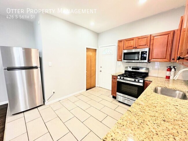 Building Photo - 426 S 56th St