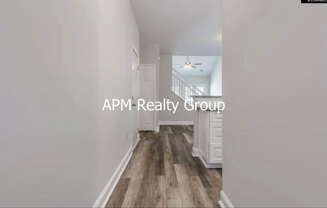 Building Photo - Easly Living Townhome