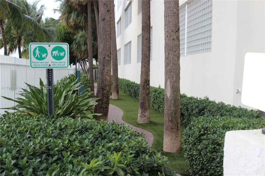 Building Photo - 650 West Ave