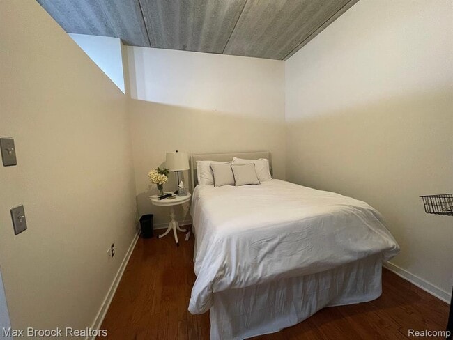 Building Photo - 101 Curry Ave