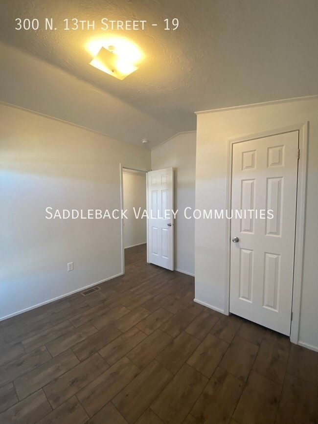 Building Photo - 300 N 13th St