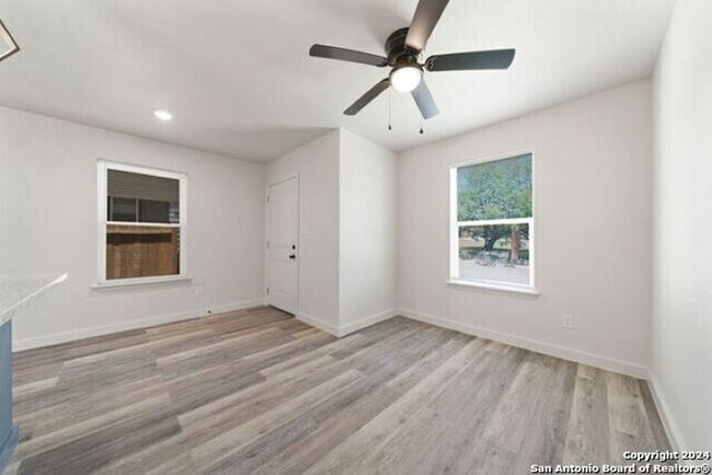Building Photo - 227 S Grimes St