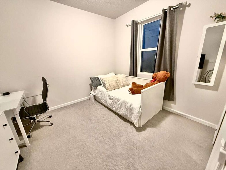 Building Photo - 184 Summershore Dr