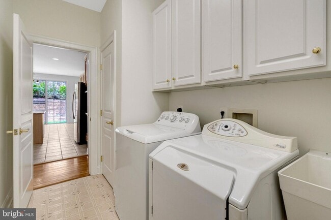 Building Photo - 5257 Winter View Dr