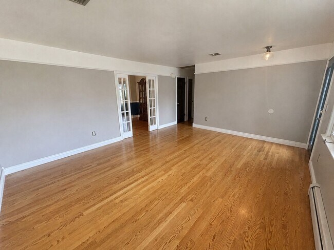 Building Photo - 1241 Monmouth Ave