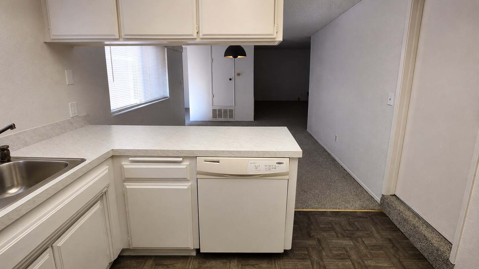 Building Photo - 6953 Saranac St