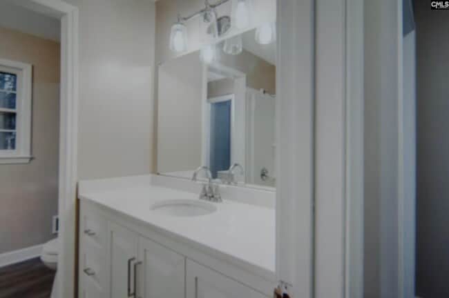 Building Photo - 2475 Drexel Dr