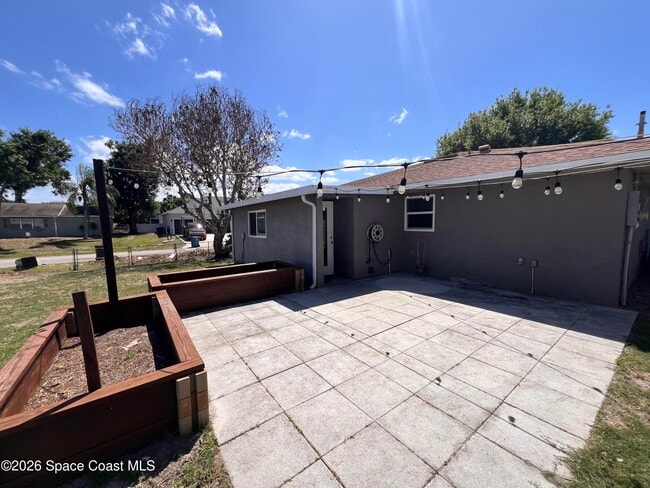 Building Photo - 741 Frisco St SE