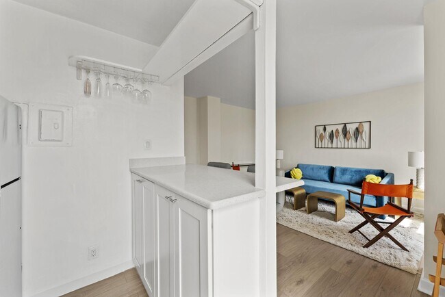 Building Photo - 1260 21st St NW