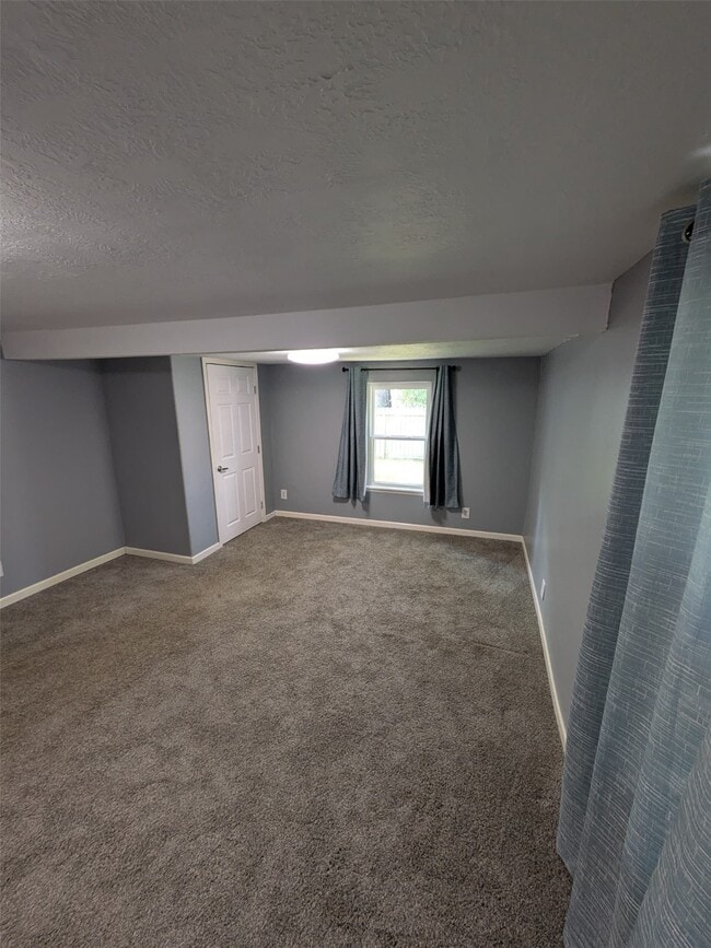 Building Photo - 171 Bayberry Dr